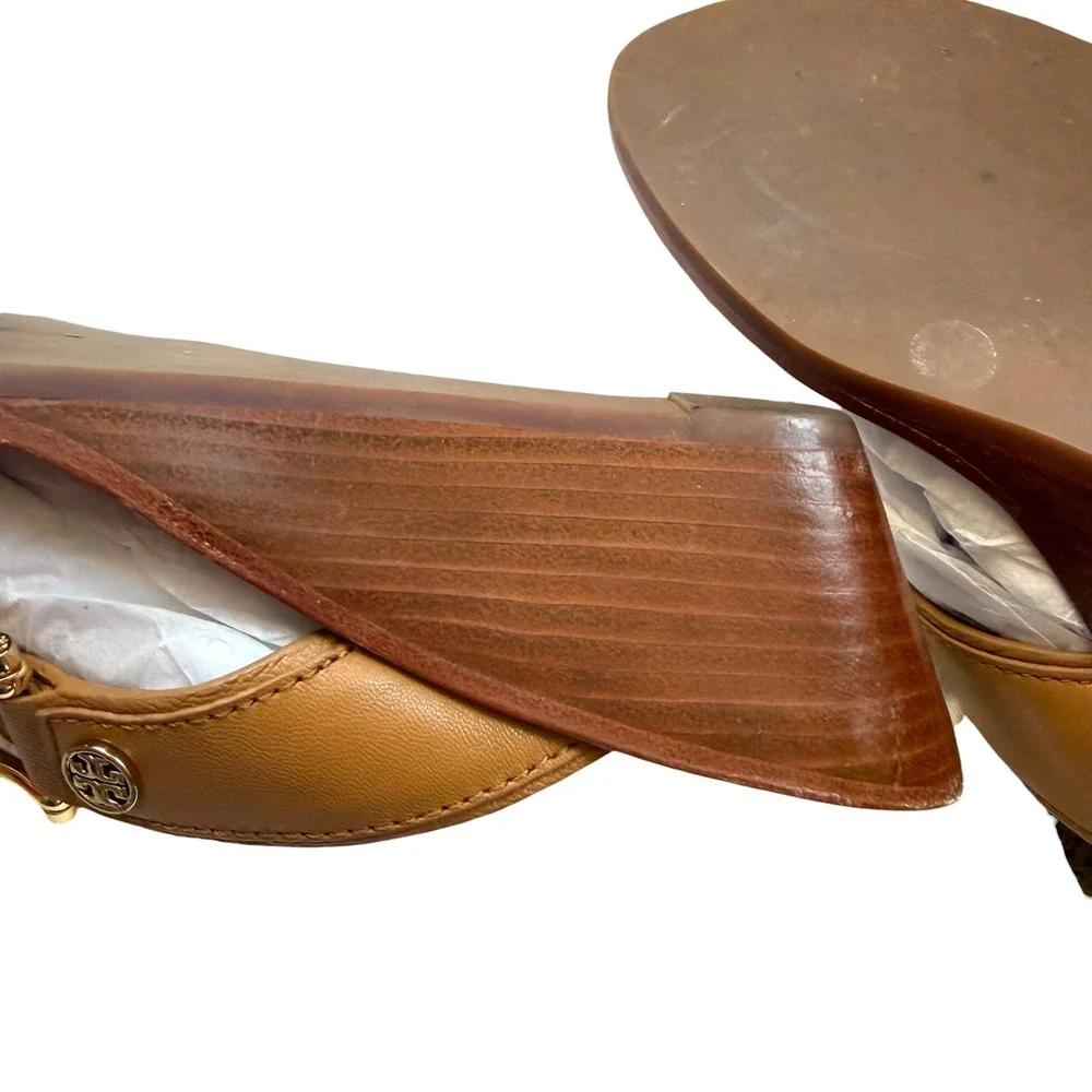 Tory Burch Nora 50mm Wedge Sandals Royal Tan Leather Gold Logo 5.5